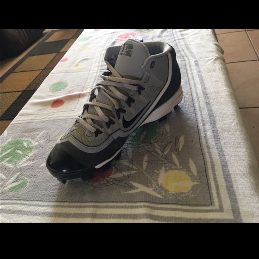 Softball cleats